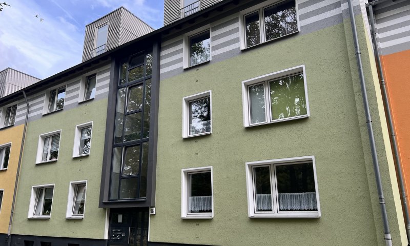 SHG+++ Schöne 3,5-Zimmerwohnung mit Balkon - Kernsanierte Fassade