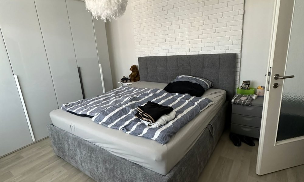 SHG+++ Kernsanierte 2,5-Zimmerwohnung mit Balkon ab sofort !