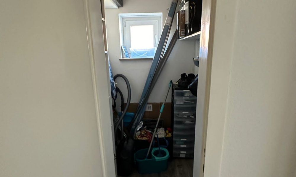 SHG+++ Kernsanierte 2,5-Zimmerwohnung mit Balkon ab sofort !