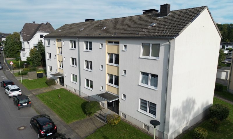 SHG+++ Kernsanierte 2,5-Zimmerwohnung mit Balkon ab sofort !