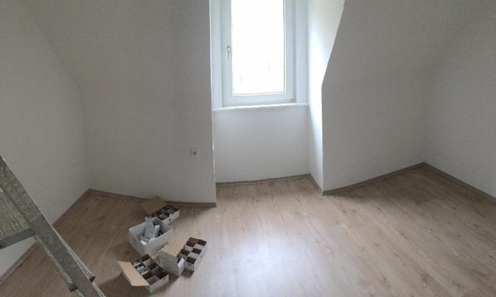 SHG+++ Gemütliche 2,5-Zimmer-Dachgeschosswohnung in Eilpe zu vermieten