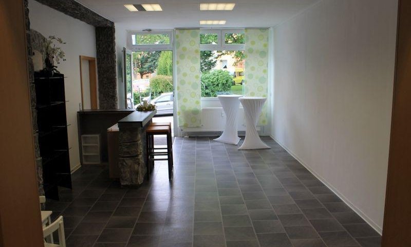 +++ expose1 - Schönes ruhiges Ladenlokal zu vermieten