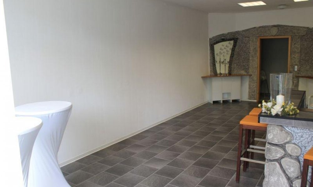 +++ expose1 - Schönes ruhiges Ladenlokal zu vermieten