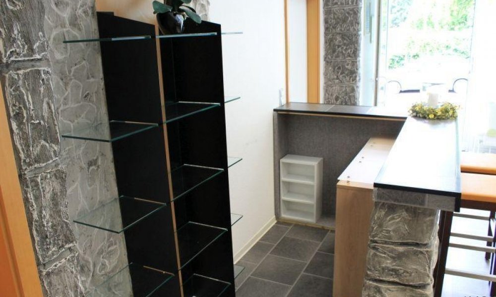 +++ expose1 - Schönes ruhiges Ladenlokal zu vermieten