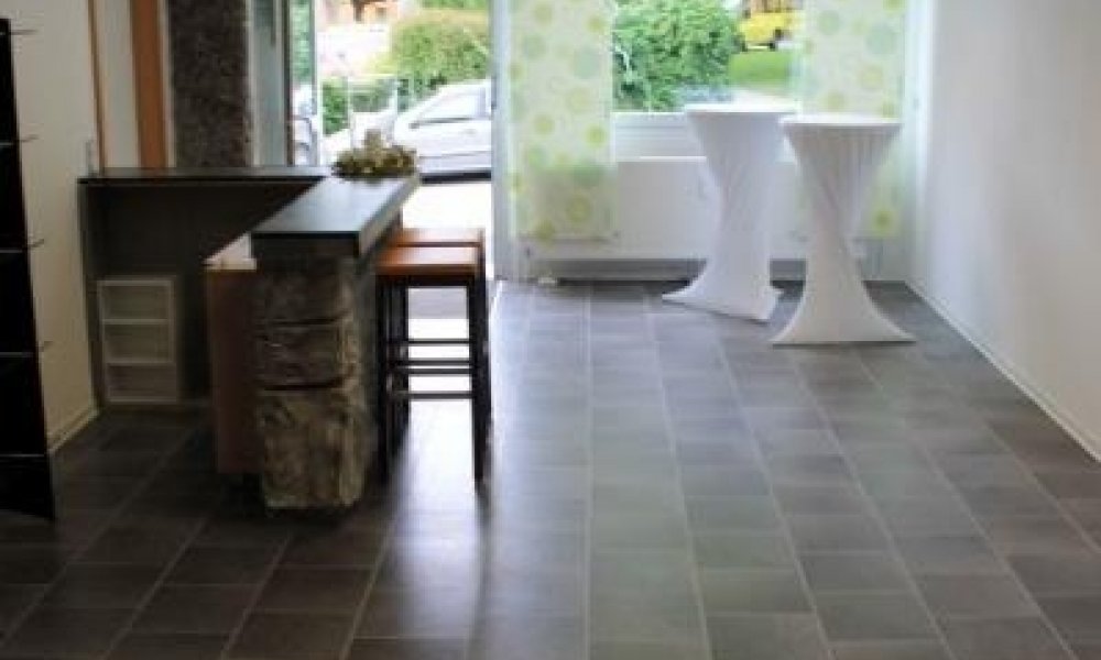 +++ expose1 - Schönes ruhiges Ladenlokal zu vermieten