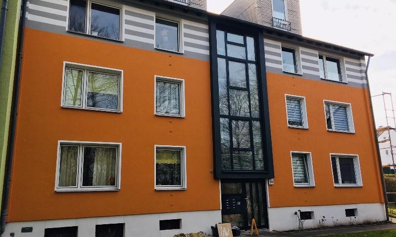 SHG+++ Schöne 2,5-Zimmerwohnung im DG mit kleinem Austritt/Loggia