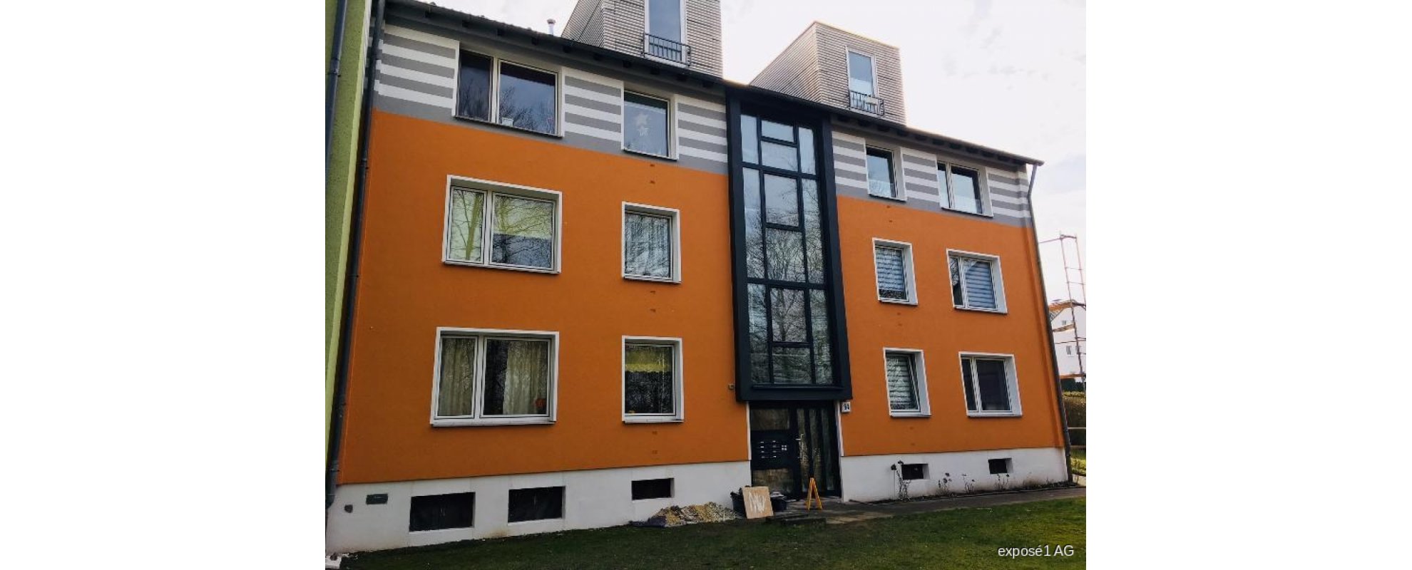 SHG+++ Schöne 2,5-Zimmerwohnung im DG mit kleinem Austritt/Loggia