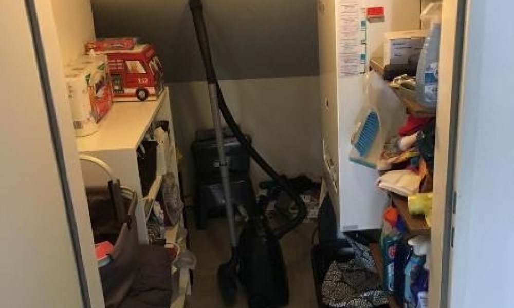 SHG+++ Schöne 2,5-Zimmerwohnung im DG mit kleinem Austritt/Loggia