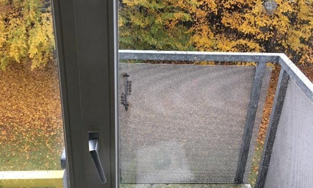 SHG+++ Schöne 2,5-Zimmerwohnung im DG mit kleinem Austritt/Loggia