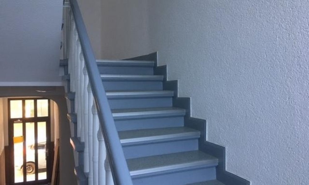 SHG++++ hochwertig sanierte und großzügige 4-Zimmer Wohnung im DG zu vermieten
