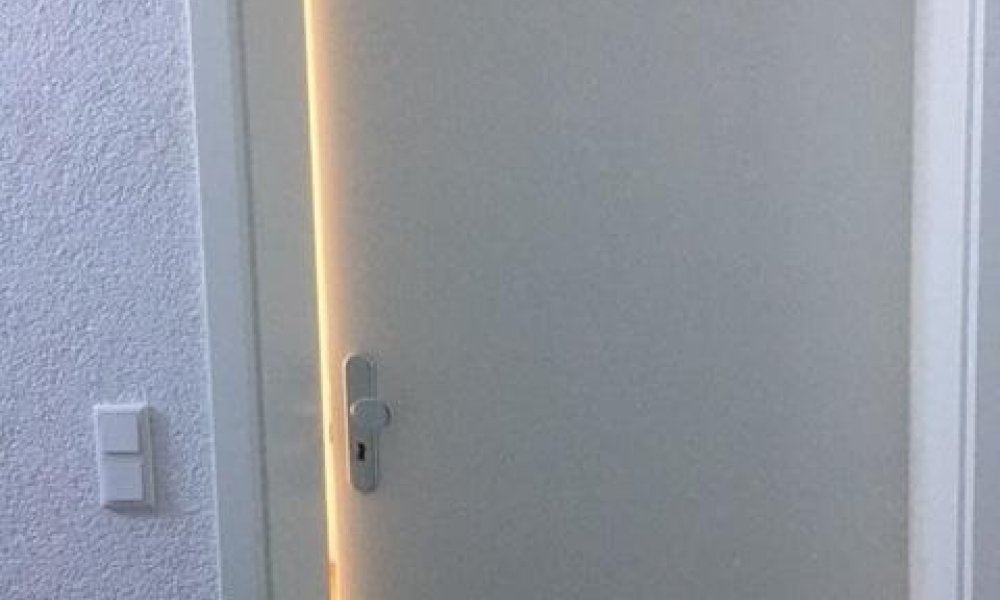SHG++++ hochwertig sanierte und großzügige 4-Zimmer Wohnung im DG zu vermieten