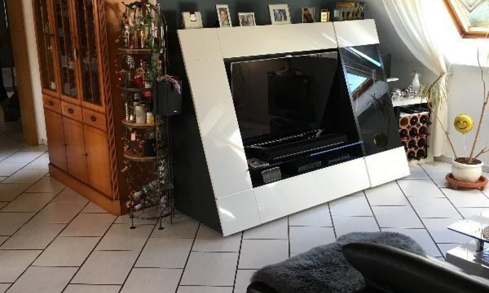 SHG+++ 4,5 Zimmer-Masionette-Wohnung mit Loggia