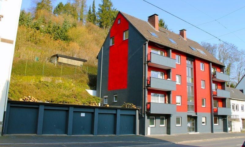SHG+++ Vor kurzem renovierte und gemütliche Dachgeschosswohnung