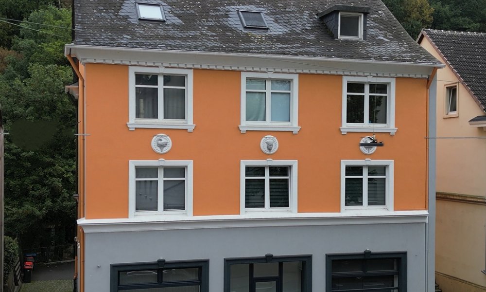 Kernsanierte 3,5-Dachgeschoss Wohnung + kompletter Spitzboden zu freien Verfügung