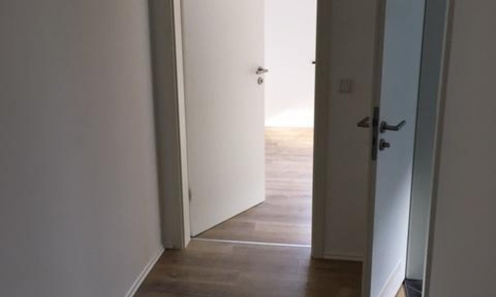 SHG+++ Kernsanierte 3,5-Zimmer Wohnung inkl. kompletten Dachgeschoss