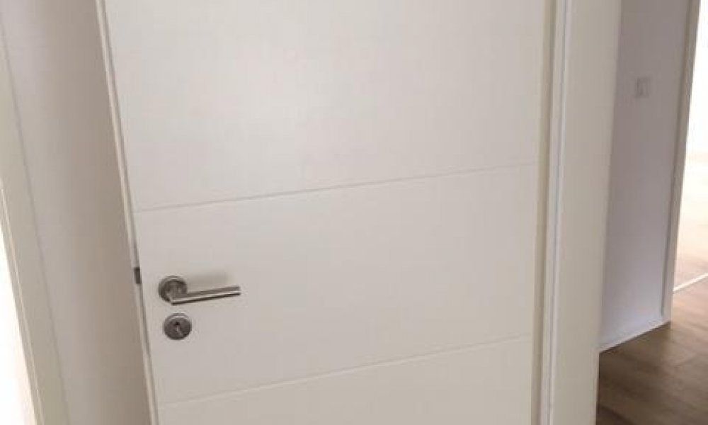 SHG+++ Kernsanierte 3,5-Zimmer Wohnung inkl. kompletten Dachgeschoss