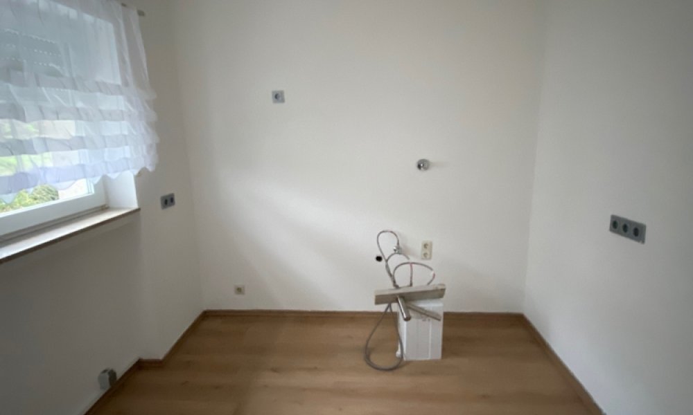 SHG+++ Schöne altersgerechte 2,5 Zimmer Wohnung mit Balkon