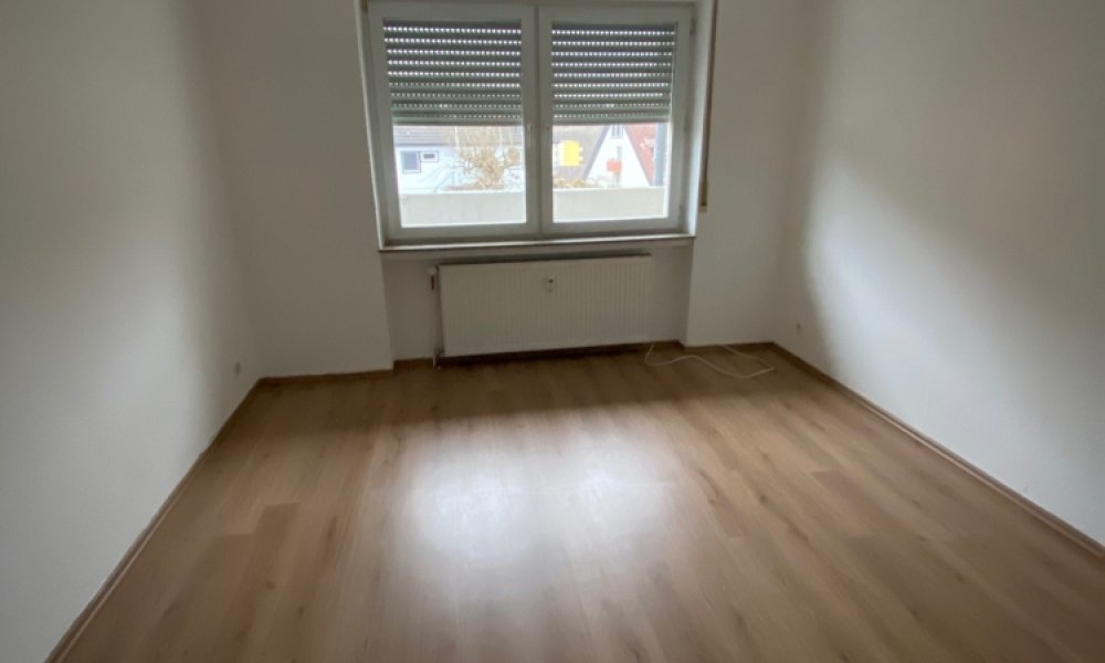 SHG+++ Schöne altersgerechte 2,5 Zimmer Wohnung mit Balkon