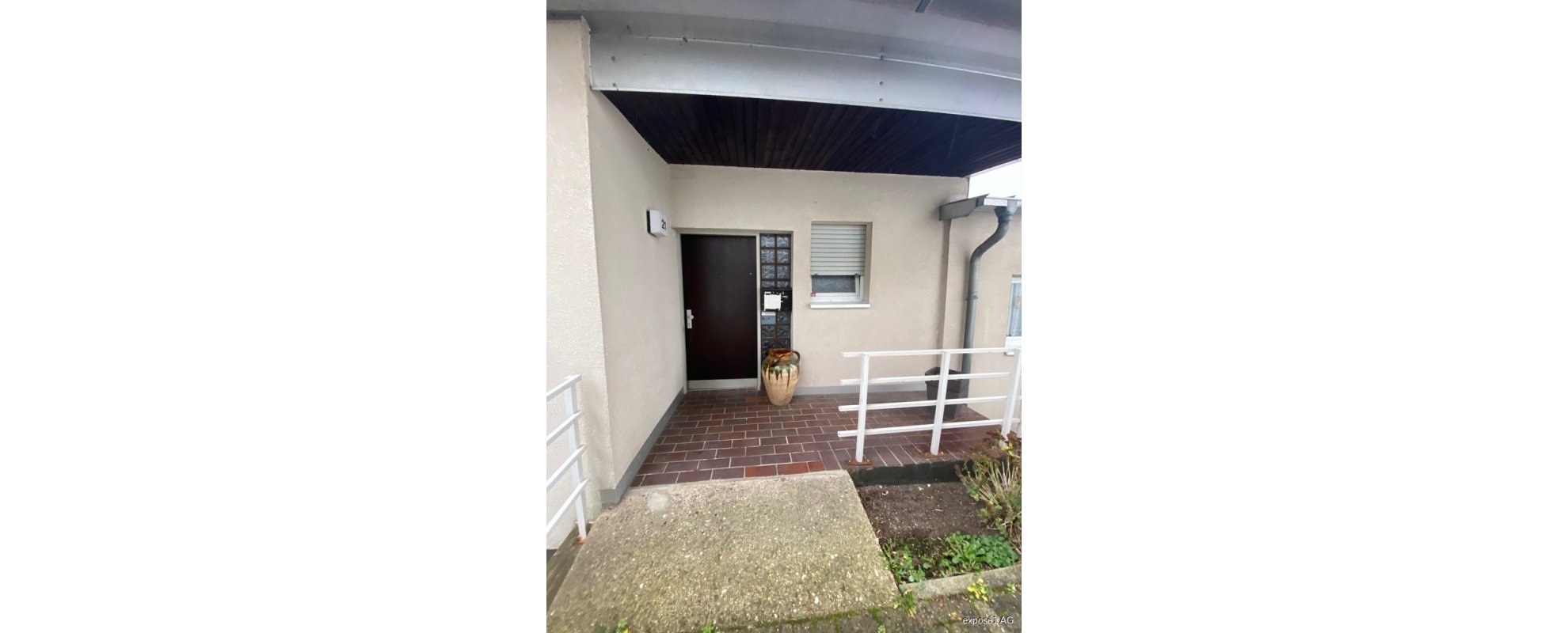 SHG+++ Schöne altersgerechte 2,5 Zimmer Wohnung mit Balkon ab PG2