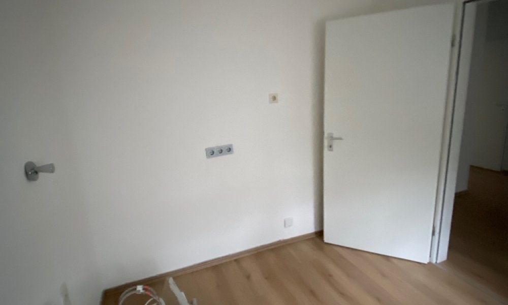SHG+++ Schöne altersgerechte 2,5 Zimmer Wohnung mit Balkon