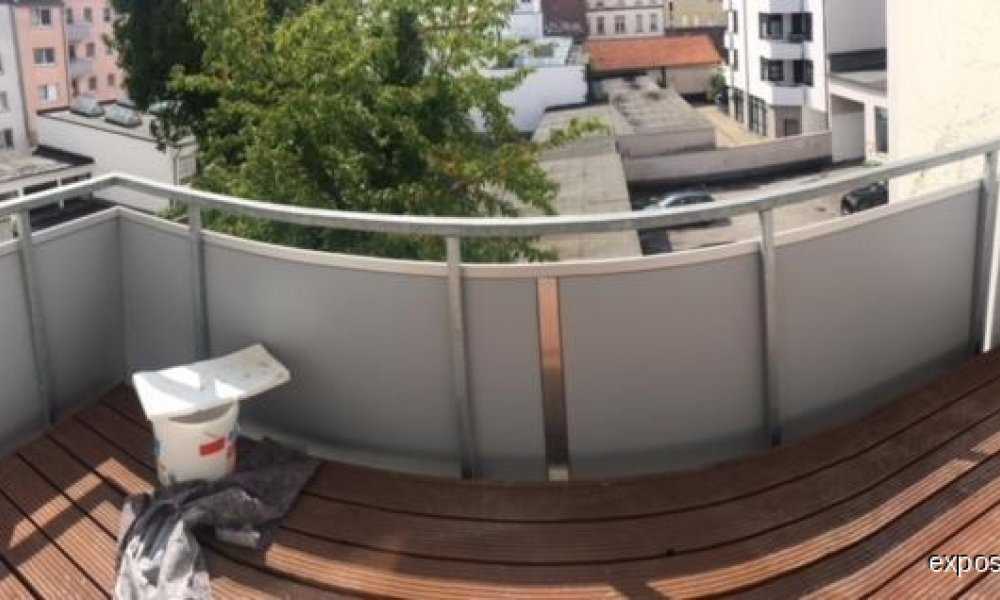 SHG+++ Kernsanierte 4,5 Zimmer Wohnung mit Gäste WC und Balkon