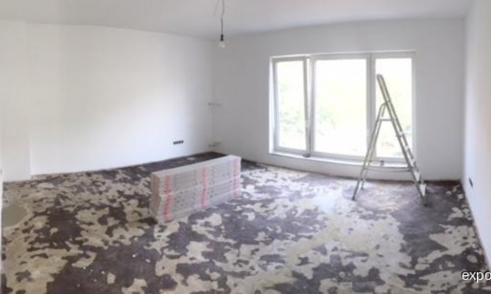 SHG+++ Kernsanierte 4,5 Zimmer Wohnung mit Gäste WC und Balkon