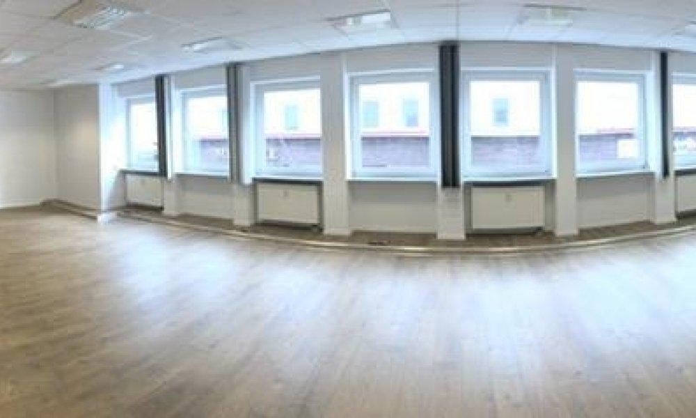 SHG+++ Großzügiges kernsaniertes Büro/Praxis in zentraler Lage