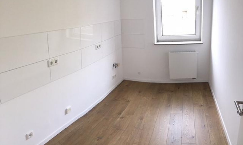 SHG+++ Großzügiges kernsaniertes Büro/Praxis in zentraler Lage