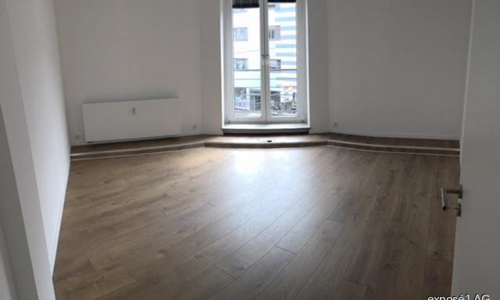 SHG+++ Großzügiges kernsaniertes Büro/Praxis in zentraler Lage