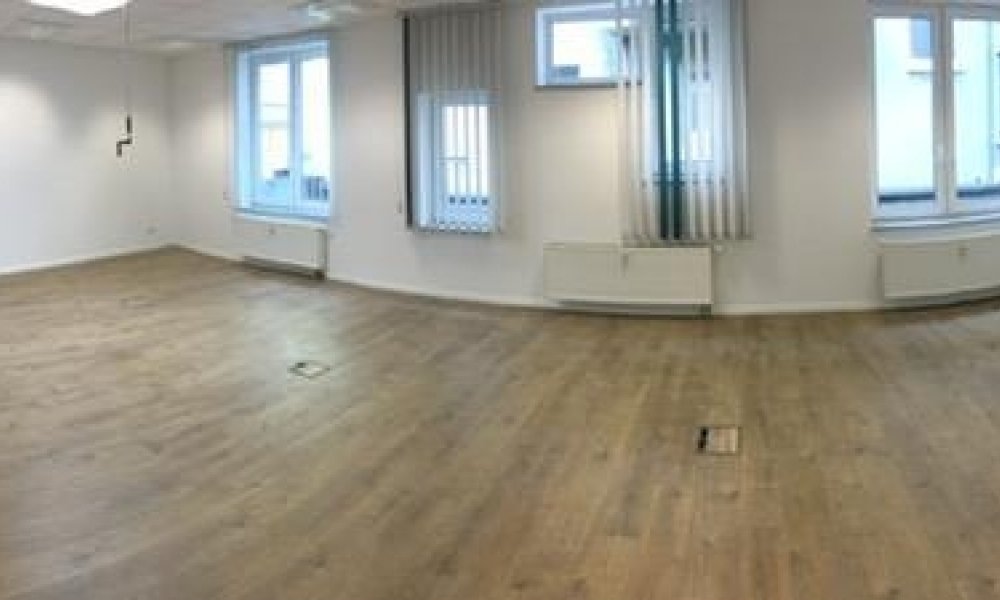 SHG+++ Großzügiges kernsaniertes Büro/Praxis in zentraler Lage