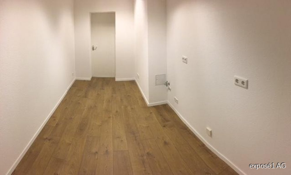 SHG+++ Großzügiges kernsaniertes Büro/Praxis in zentraler Lage