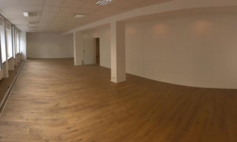 SHG+++ Großzügiges kernsaniertes Büro/Praxis in zentraler Lage
