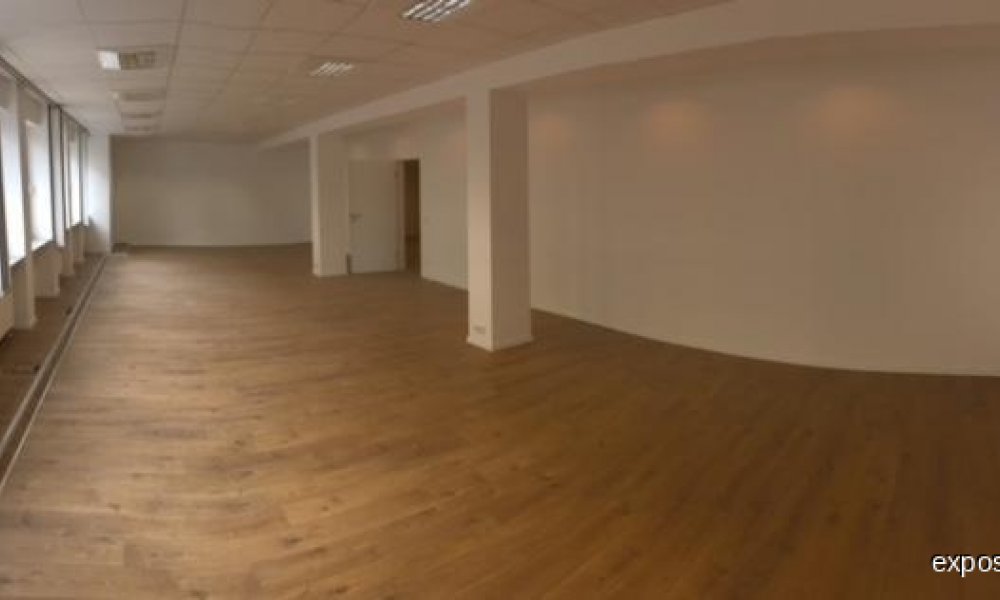 SHG+++ Großzügiges kernsaniertes Büro/Praxis in zentraler Lage