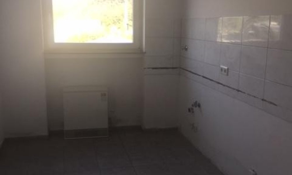 SHG+++ Renovierte 2,5 Zimmer Wohnung (Wohnberechtigungsschein notwendig)