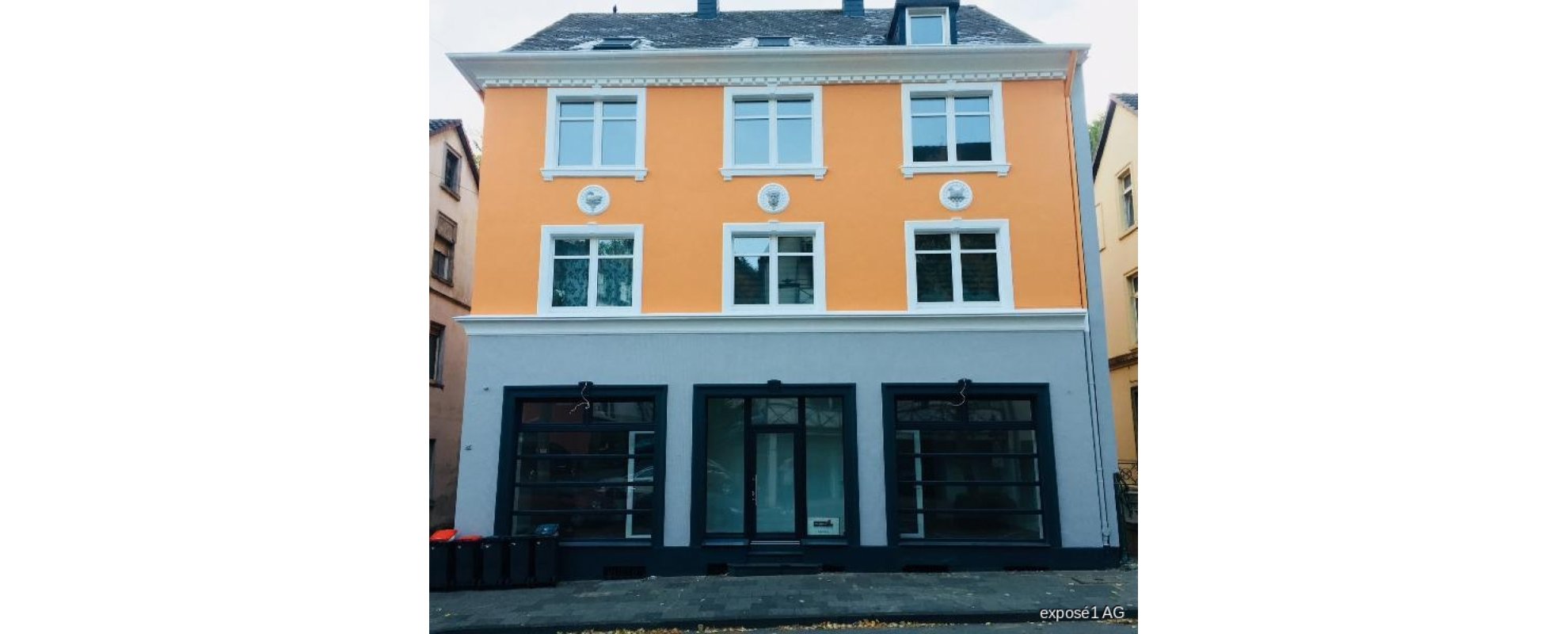 SHG+++ Große kernsanierte EG-Wohnung mit Balkon & eigener Haustür