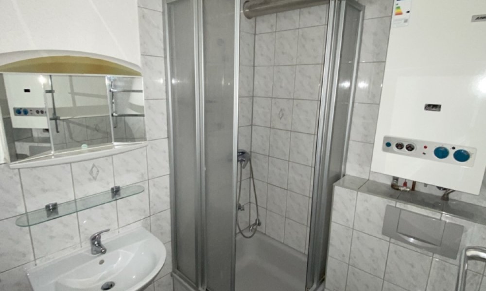 SHG+++ Schöne 3,5-Zimmerwohnung mit Balkon - Kernsanierte Fassade - Möbel zu verkaufen