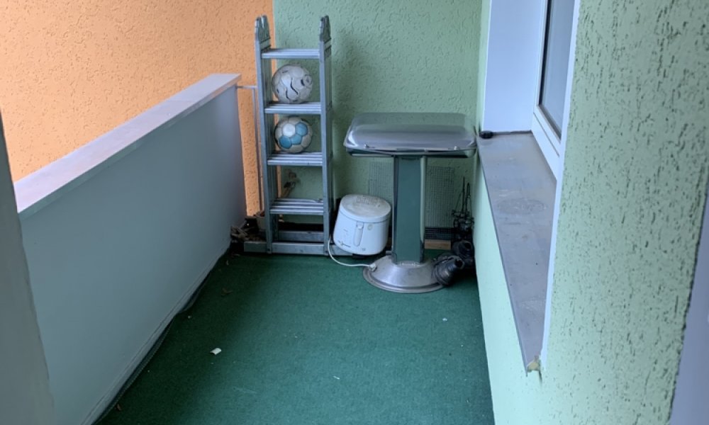 SHG+++ Schöne 3,5-Zimmerwohnung mit Balkon - Kernsanierte Fassade - Möbel zu verkaufen