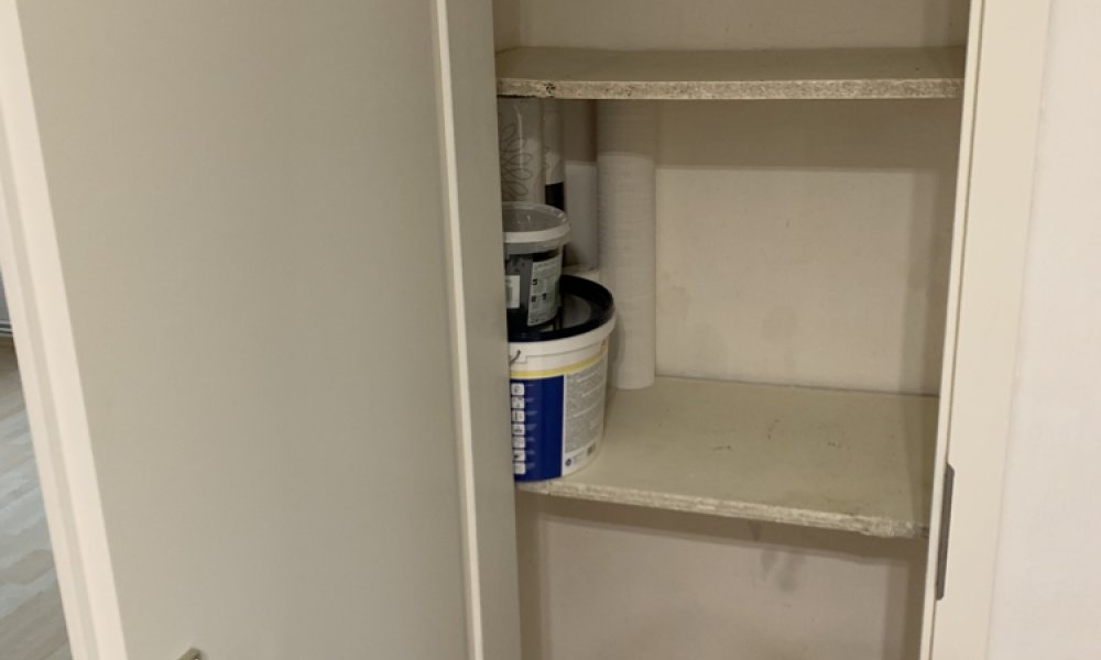 SHG+++ Schöne 3,5-Zimmerwohnung mit Balkon - Kernsanierte Fassade - Möbel zu verkaufen