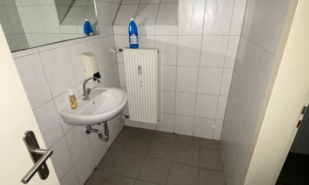 SHG+++ Günstiges Ladenlokal an stark frequentierter Hauptstraße