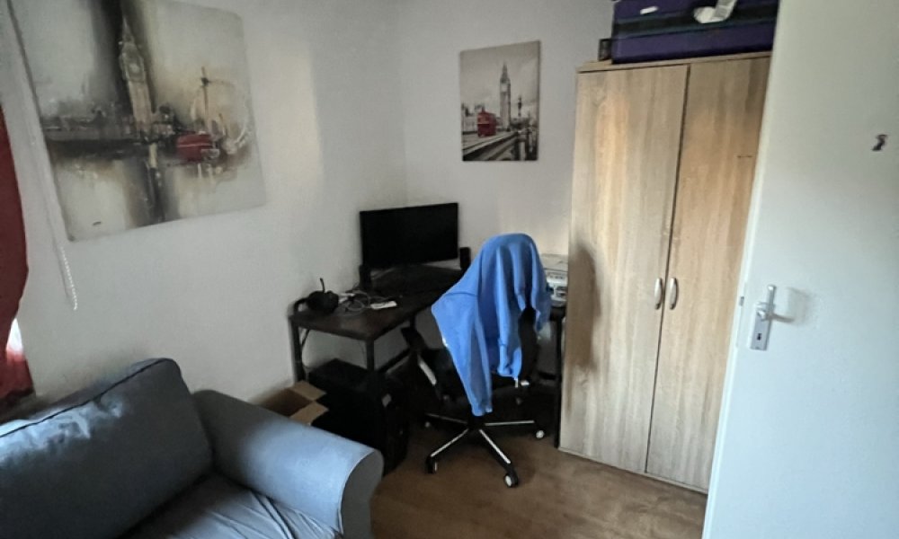SHG+++ Schöne 4,5 Zimmer-Wohnung mit Balkon-Wintergarten - Wohnberechtigungsschein (WBS) notwendig