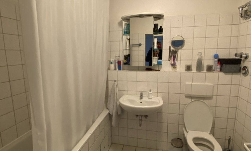 SHG+++ Schöne 4,5 Zimmer-Wohnung mit Balkon-Wintergarten - Wohnberechtigungsschein (WBS) notwendig