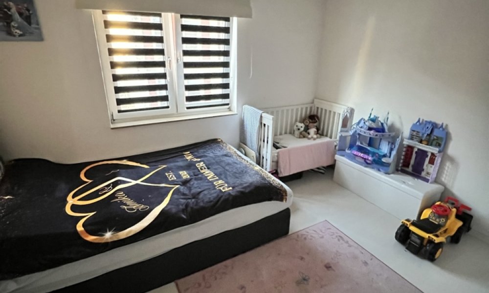 SHG+++ Schöne 4,5 Zimmer-Wohnung mit Balkon-Wintergarten - Wohnberechtigungsschein (WBS) notwendig