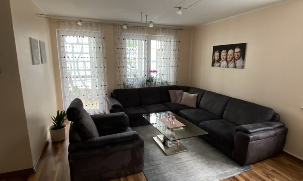 SHG+++ Schöne 4,5 Zimmer-Wohnung mit Balkon-Wintergarten - Wohnberechtigungsschein (WBS) notwendig