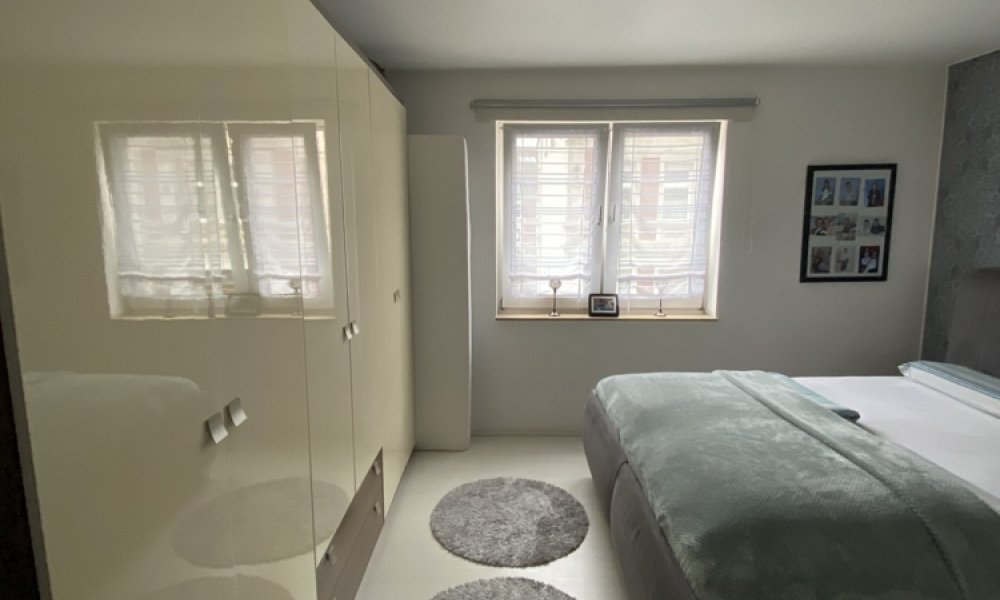 SHG+++ Schöne 4,5 Zimmer-Wohnung mit Balkon-Wintergarten - Wohnberechtigungsschein (WBS) notwendig