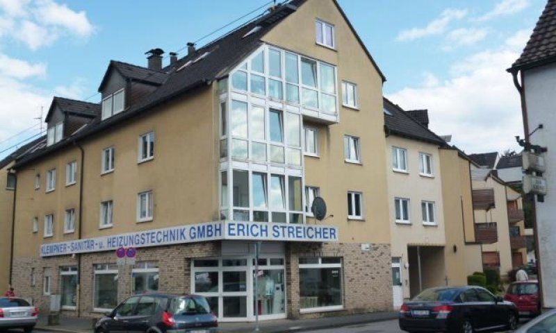 SHG+++ Schöne 4,5 Zimmer-Wohnung mit Balkon-Wintergarten - Wohnberechtigungsschein (WBS) notwendig