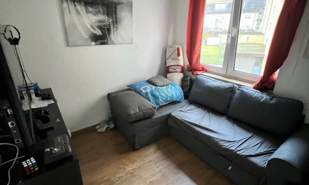SHG+++ Schöne 4,5 Zimmer-Wohnung mit Balkon-Wintergarten - Wohnberechtigungsschein (WBS) notwendig