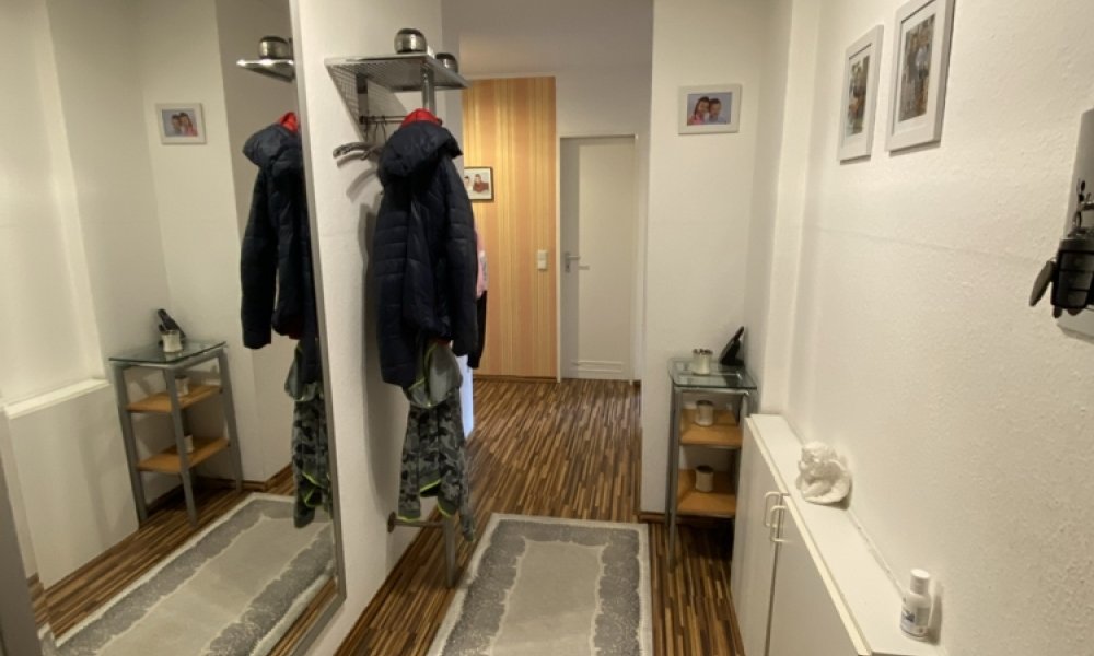 SHG+++ Schöne 4,5 Zimmer-Wohnung mit Balkon-Wintergarten - Wohnberechtigungsschein (WBS) notwendig