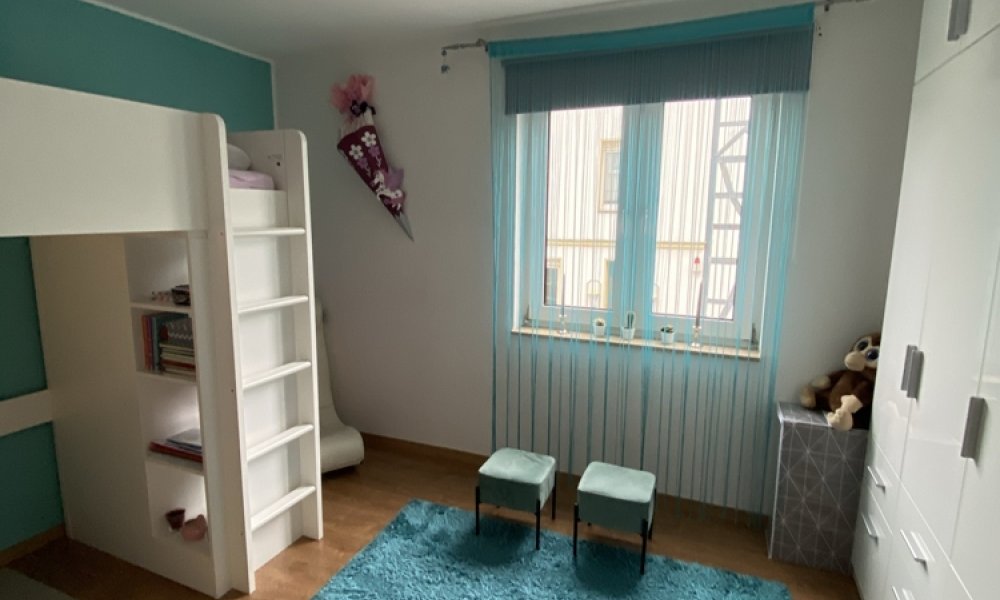 SHG+++ Schöne 4,5 Zimmer-Wohnung mit Balkon-Wintergarten - Wohnberechtigungsschein (WBS) notwendig