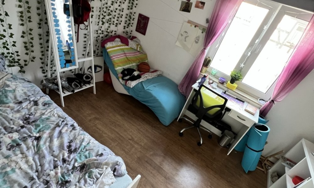 SHG+++ Schöne 4,5 Zimmer-Wohnung mit Balkon-Wintergarten - Wohnberechtigungsschein (WBS) notwendig