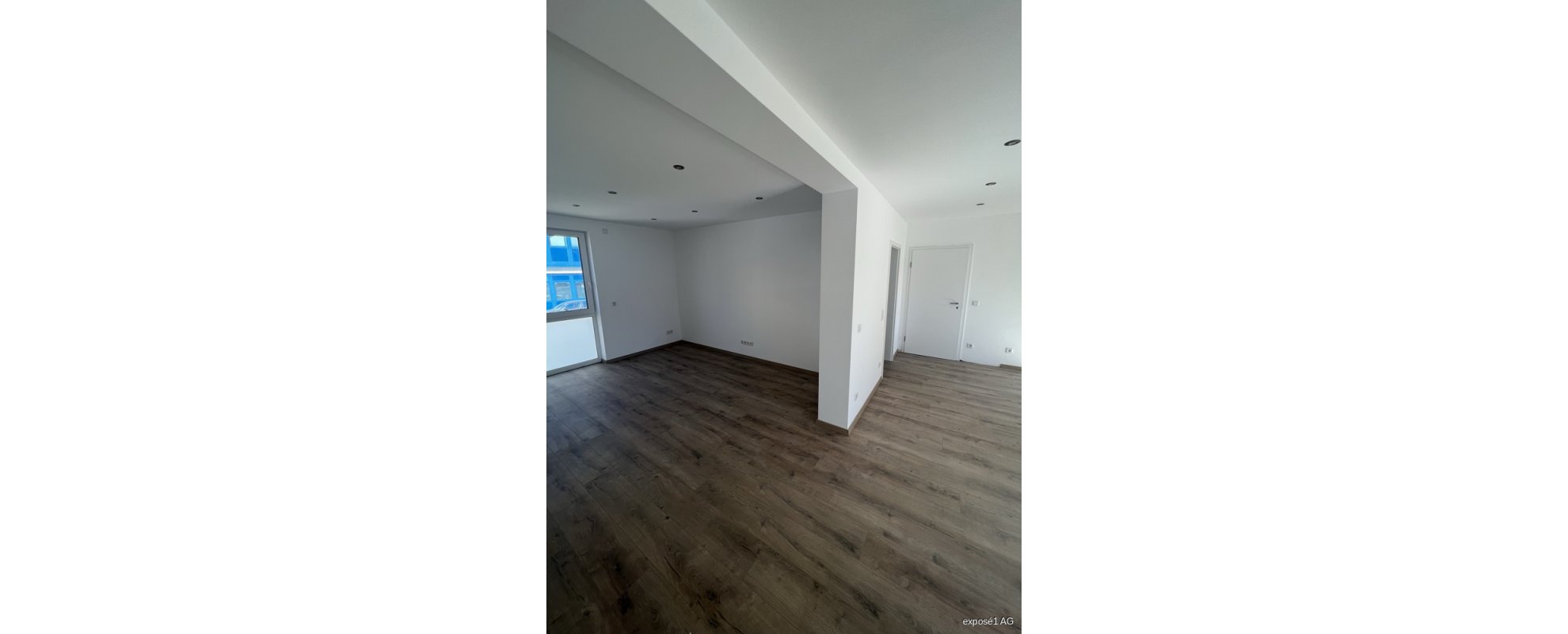 Wohnzimmer Weitwinkel (2)